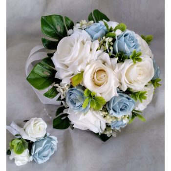 Pasztell kék -fehér menyasszonyi csokor vagy dobó sokor