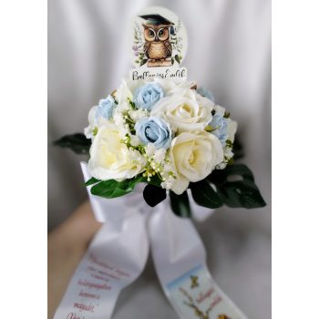 Pasztell kék és krém virágos ballagási csokor 