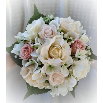 Hortenzia-rózsa csokor