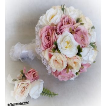 Fehér-barack-rózsaszín menyasszonyi csokor