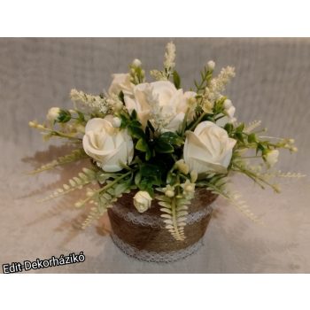 Fehér rózsás greenery virágbox